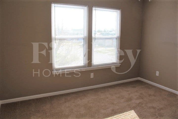 Building Photo - 3624 Fredricksburg Dr