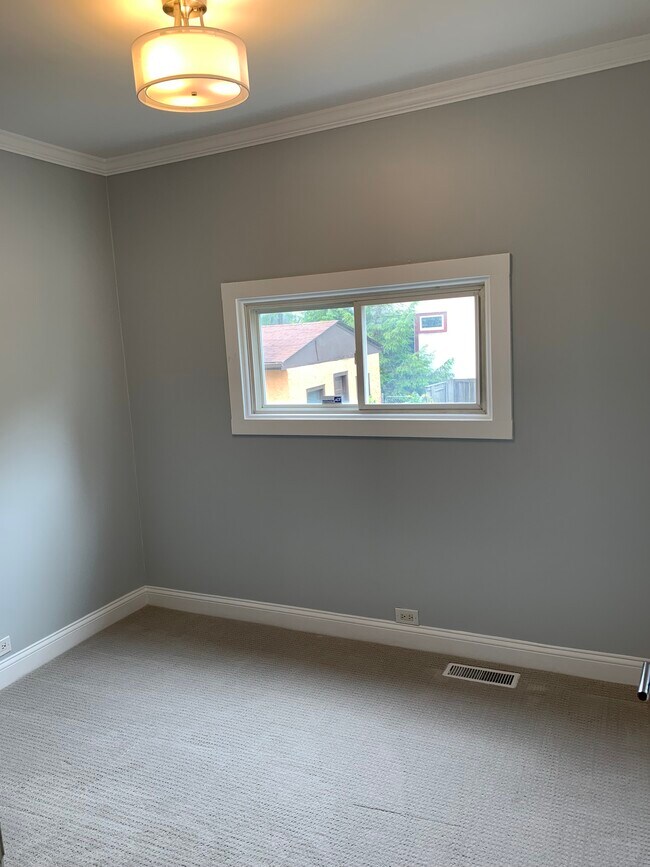 Building Photo - 605 N Humphrey Ave