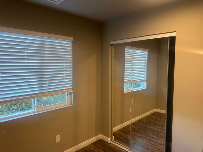 Building Photo - Charming 3 Bedroom 2 bathroom back house in the heart of San Diego's most desirable neighborhoods!