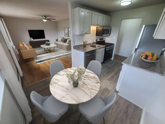 Building Photo - 37 Salmon Brook Dr