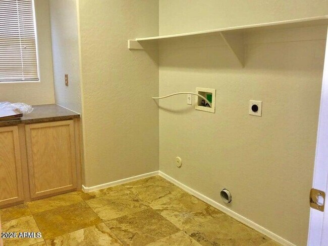 Building Photo - 13782 W Vernon Ave