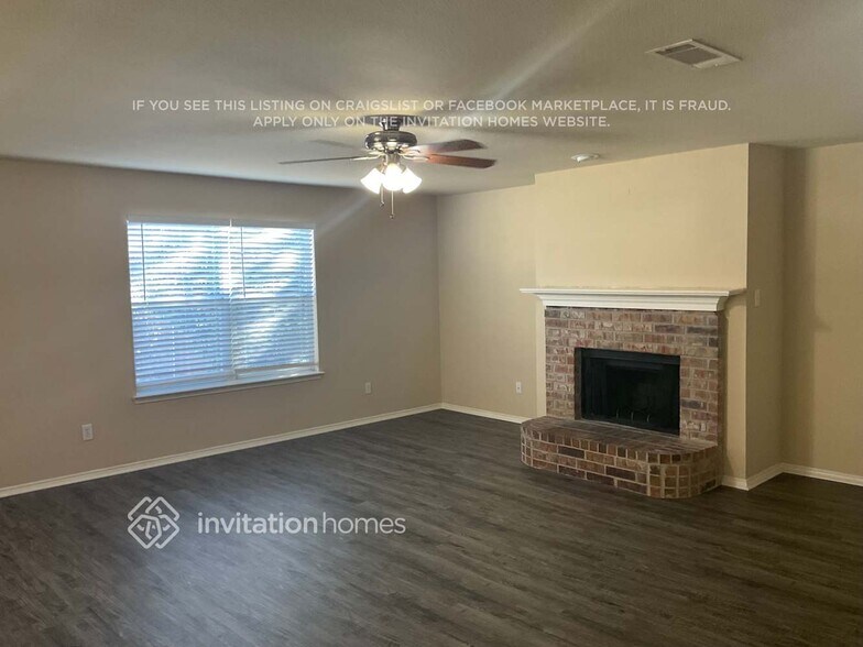 Building Photo - 5028 Raymond Dr