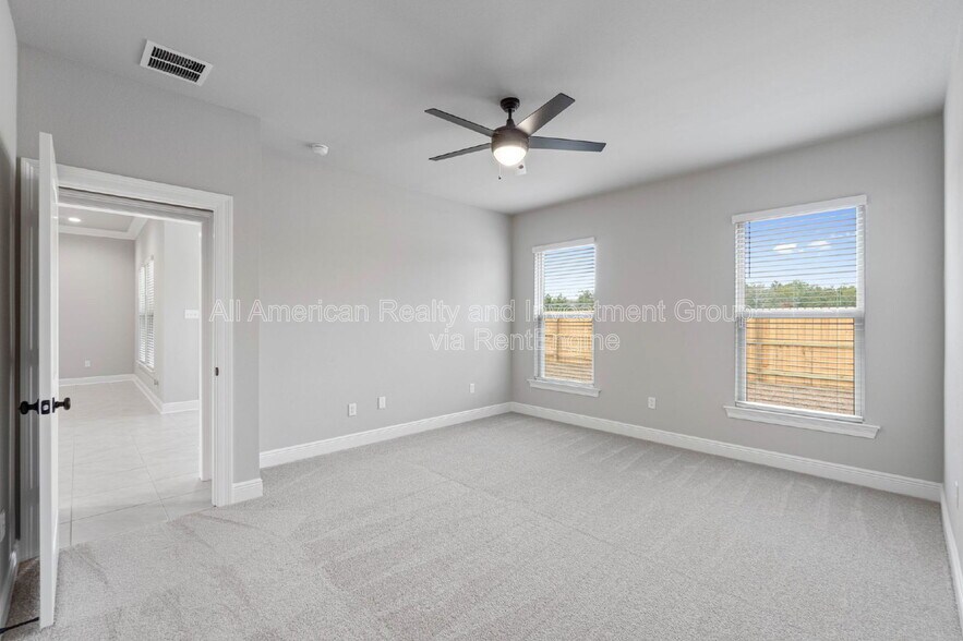 Building Photo - 189 Bon Ami Dr