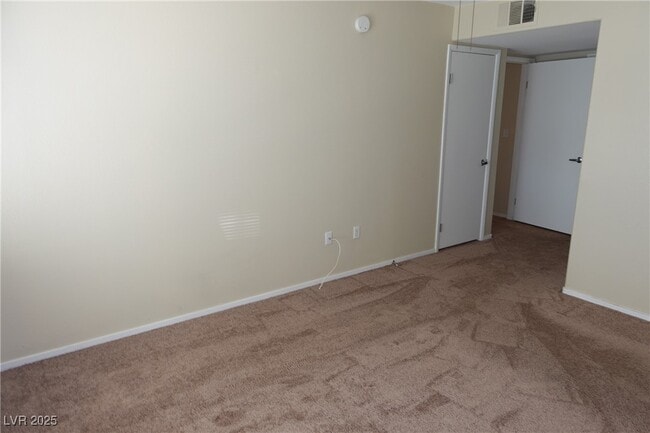 Building Photo - 3131 Key Largo Dr