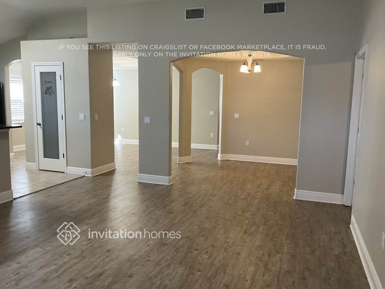 Building Photo - 2141 Bridgeport Cir