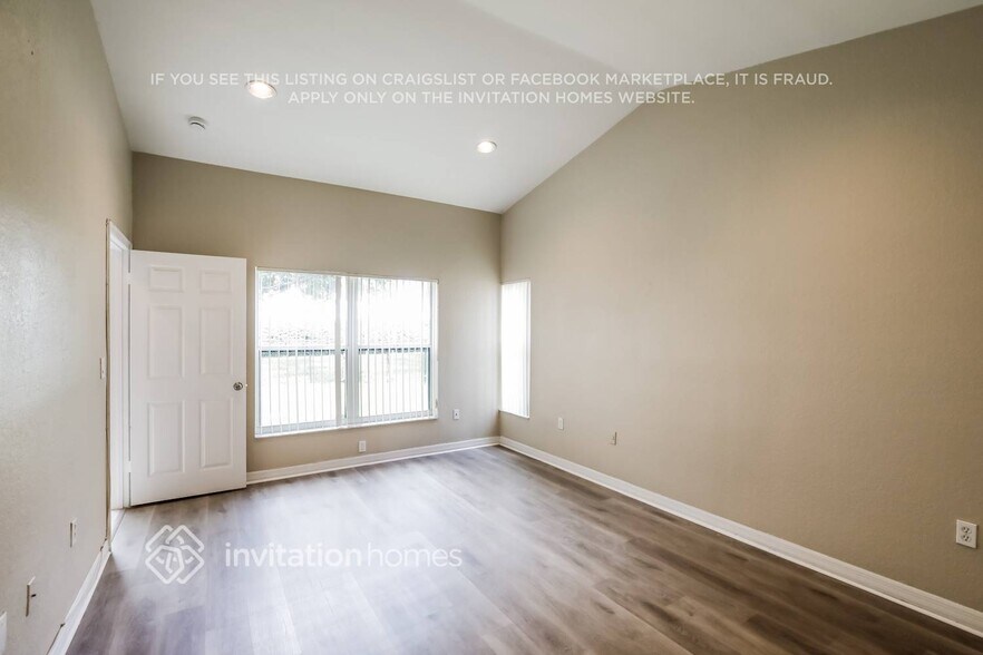 Building Photo - 211 NW 187th Ave