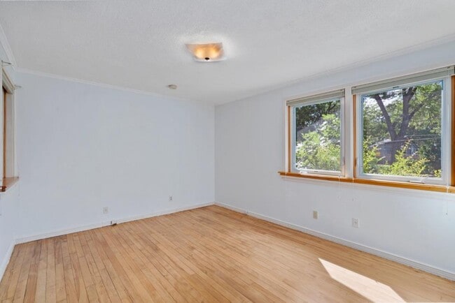 Building Photo - 1212 Bentwood Rd