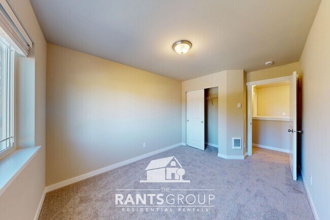 Building Photo - Leah's Landing