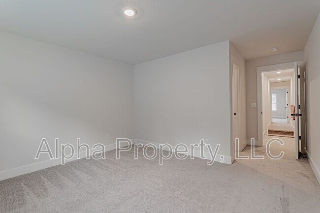 Building Photo - 1554 Shallons Ct