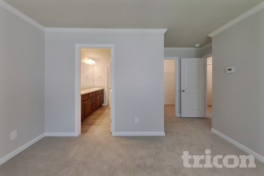 Building Photo - 2314 Shady Dr