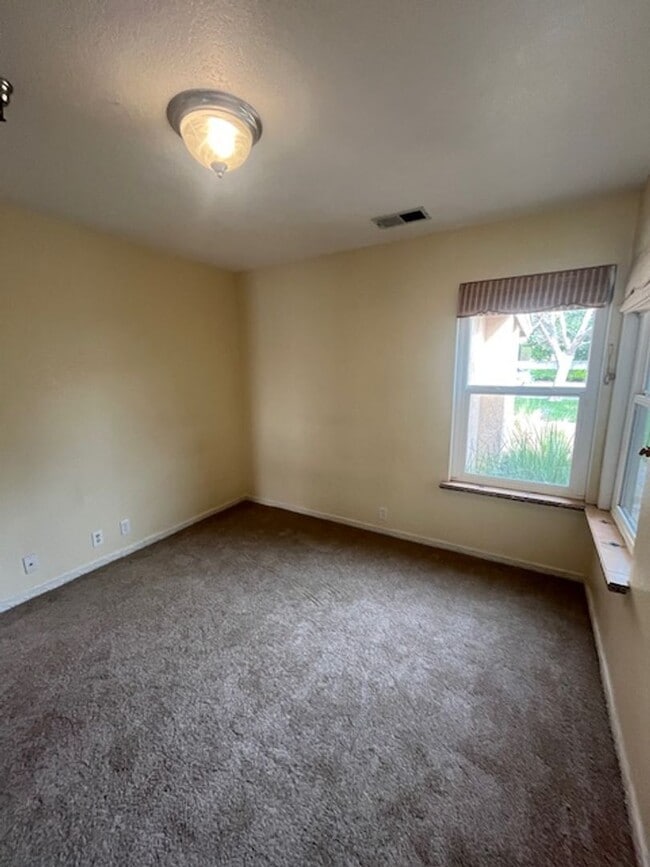 Building Photo - 4361 Poinsettia St