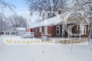 Building Photo - Newly Renovated Unit in Independence MO!