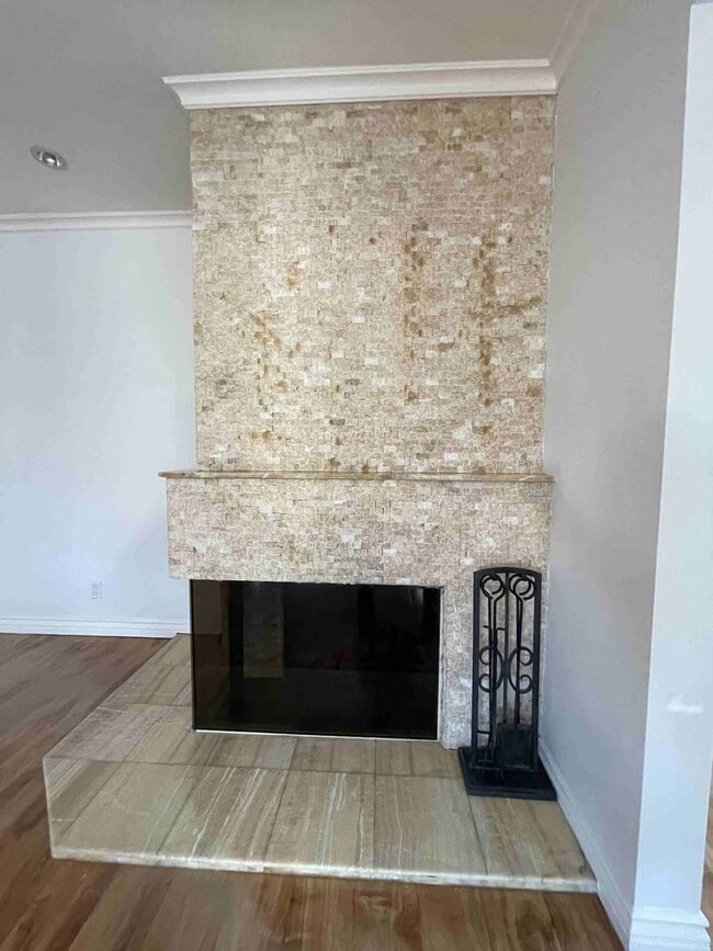 Building Photo - UPGRADED SMART HOME IN PRESTIGIOUS ENCINO VILLAGE!