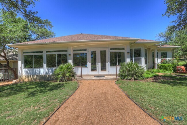 Building Photo - 1164 Fairway Dr