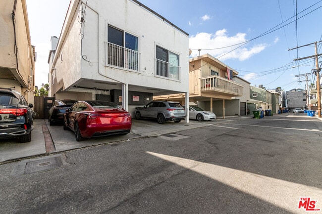 Building Photo - 37 29th Ave