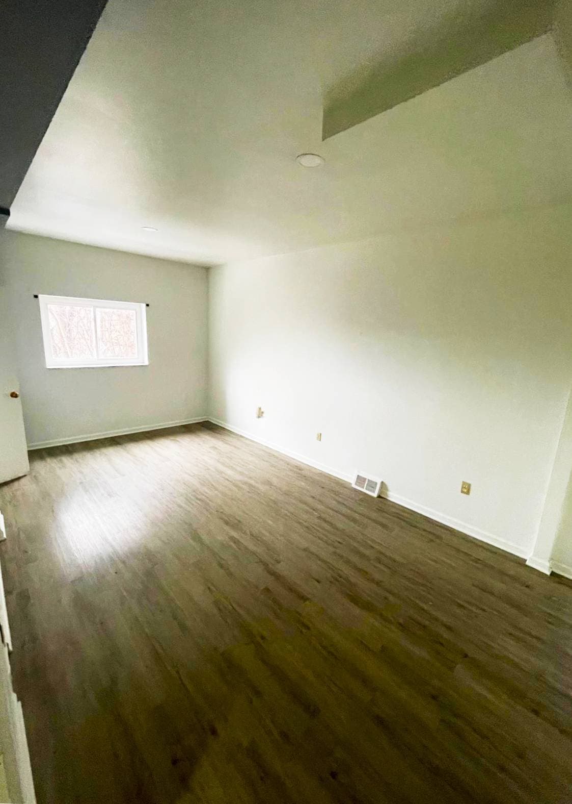 Building Photo - 1382 Center Ave