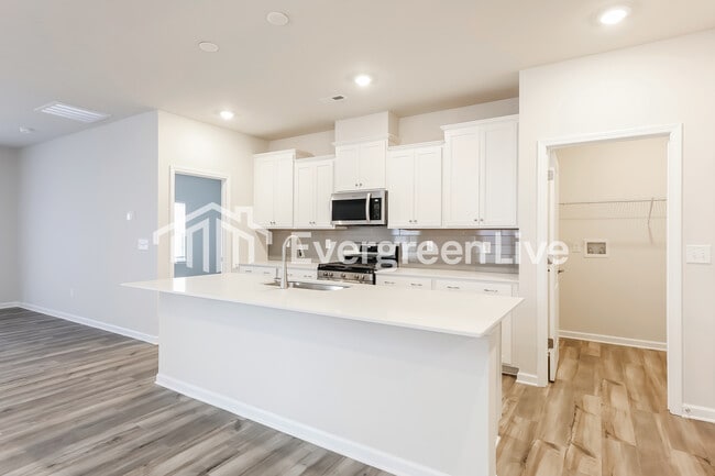 Building Photo - now