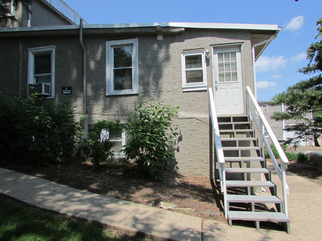 Building Photo - MCS Properties Apartment