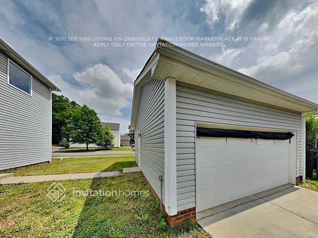 Building Photo - 7048 McLothian Ln