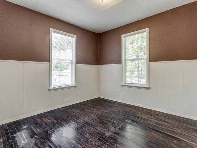 Building Photo - 1136 Garland Ave