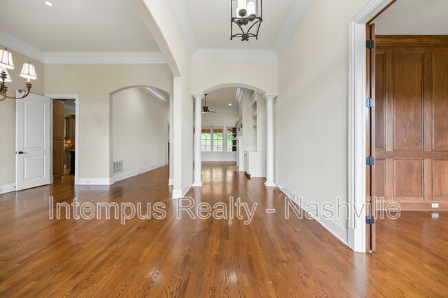 Building Photo - 7 Crooked Stick Ln
