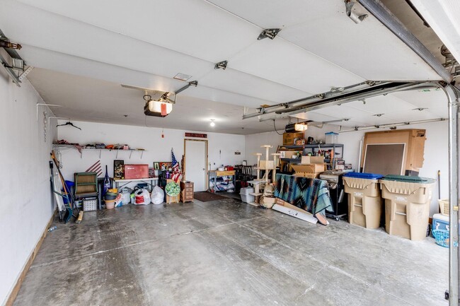 Building Photo - 8055 Lexington Pl
