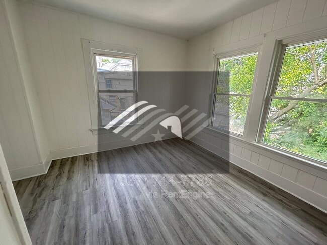 Building Photo - 949 Ferndale Ave