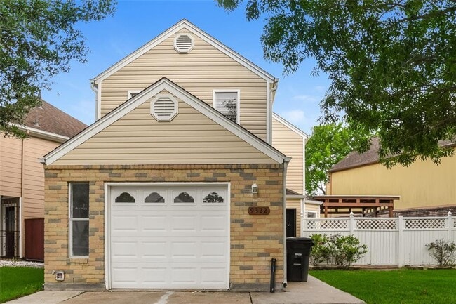 Primary Photo - 9322 Kingsflower Cir