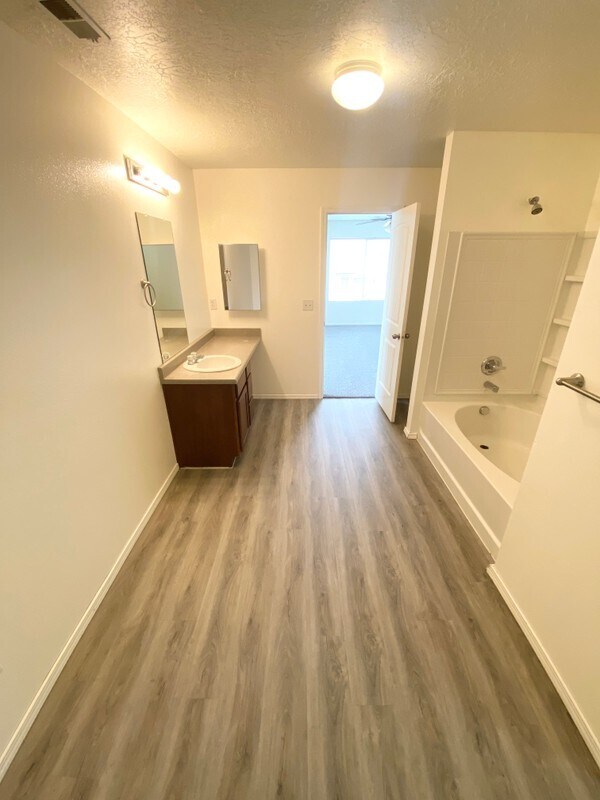 Building Photo - 1243 W 520 S