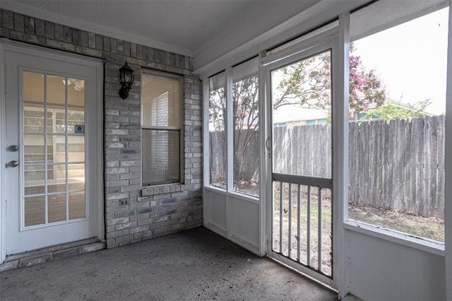 Building Photo - 733 Windridge Ln