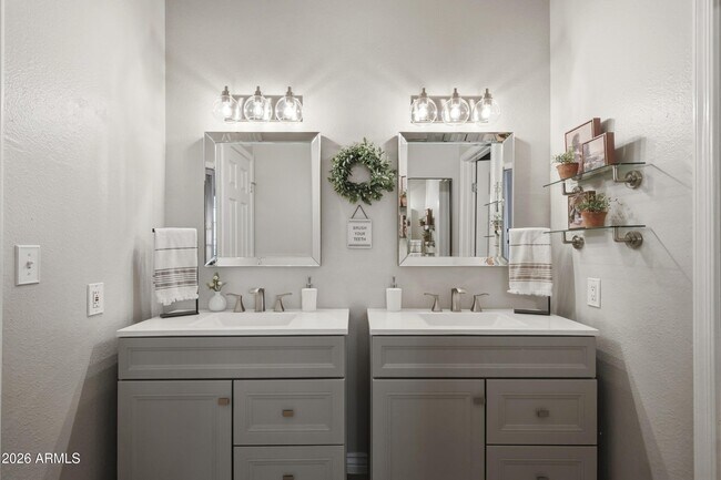 Building Photo - 11515 N 91st St