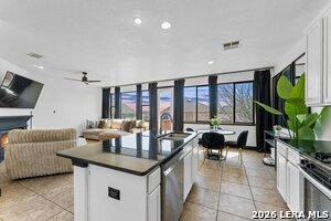 Building Photo - 1346 Nicholas Manor