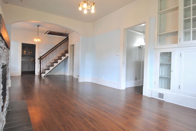 Building Photo - 271 Preston Ave
