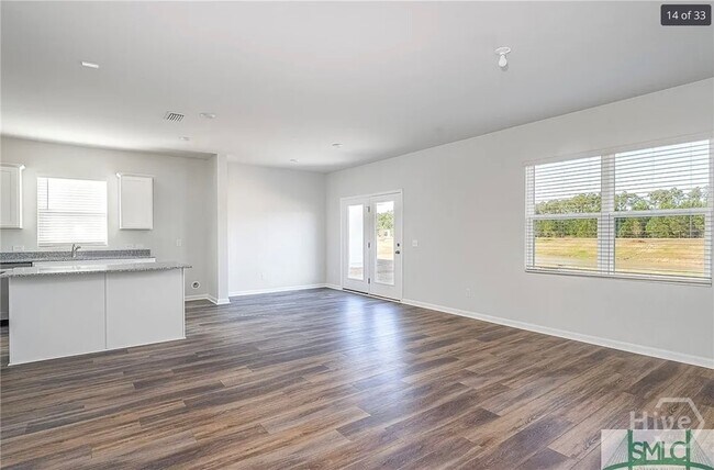 Building Photo - 186 Crosstown Ave