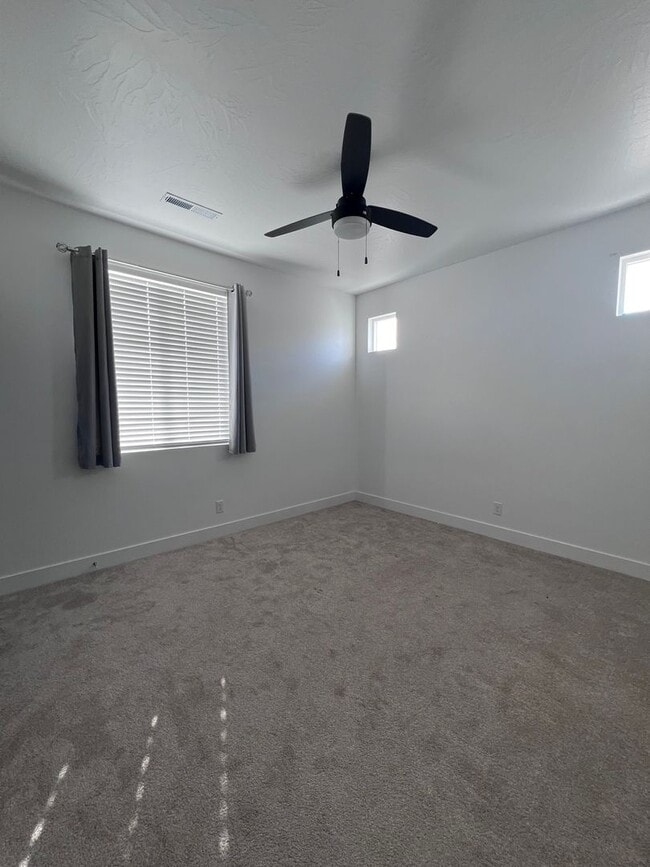 Building Photo - Stylish Desert Ridge Townhome with Modern Finishes & 2-Car Garage