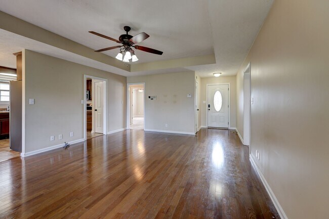 Building Photo - 2924 Brewster Drive