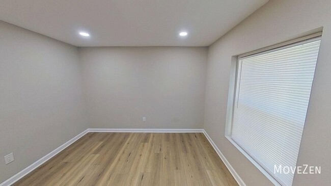 Building Photo - 7 Ratcale Ln