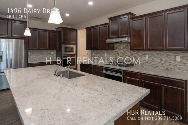 Building Photo - 1496 Dairy Dr