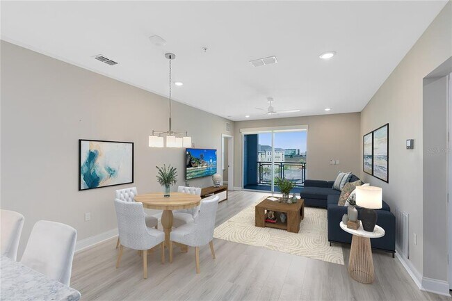 Building Photo - 7565 Laureate Blvd