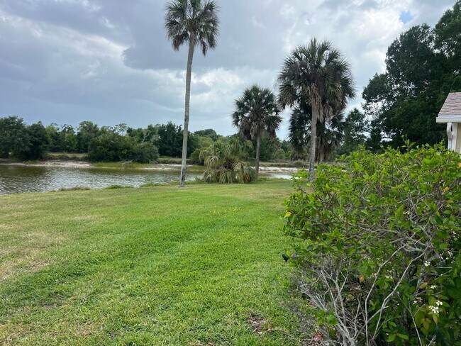Building Photo - 3018 Sail Pointe Cir