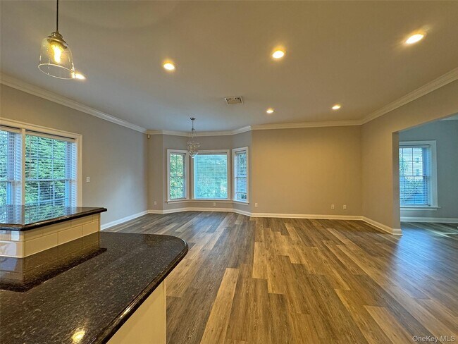 Building Photo - 30 High St