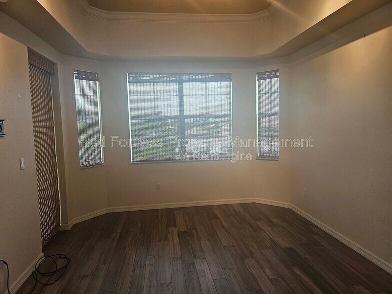 Building Photo - 1789 Four Mile Cove Pkwy