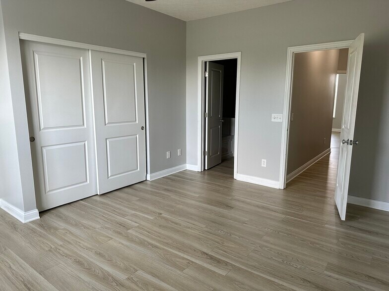 Master BR - 4118 Cambron Dr