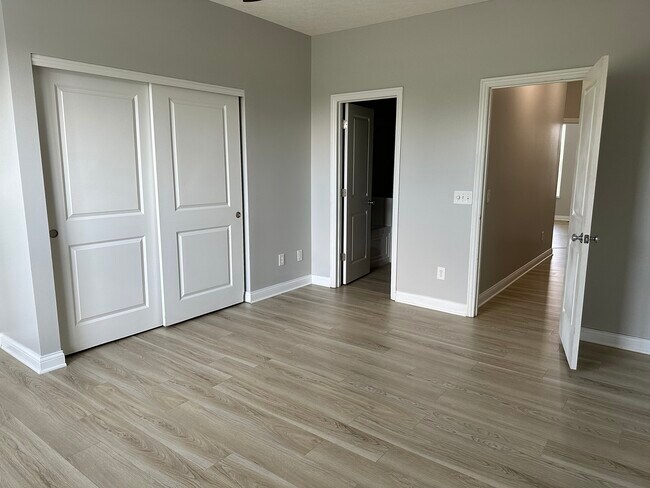 Master BR - 4118 Cambron Dr