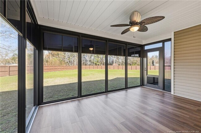 Building Photo - 206 Leland Ln