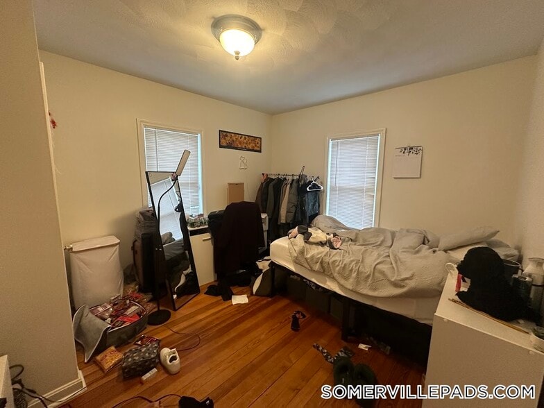 Building Photo - 50 Derby St