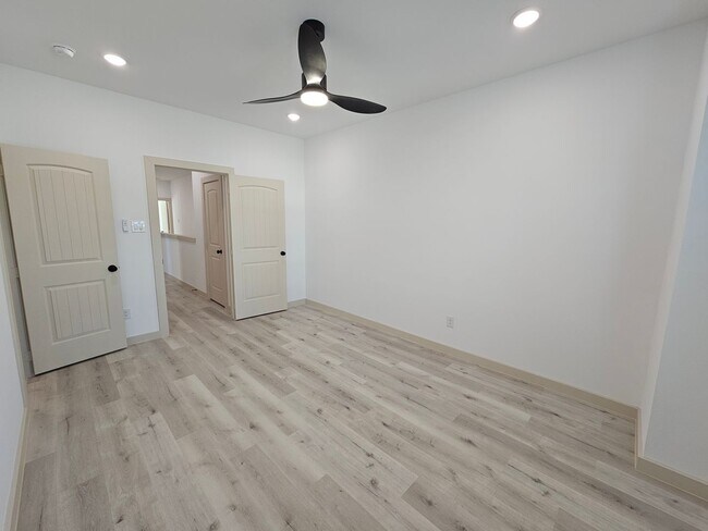 Building Photo - BRAND NEW BUILD!!