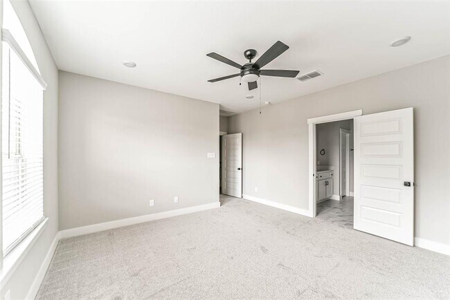 Building Photo - 1218 Sloane Manor Trace