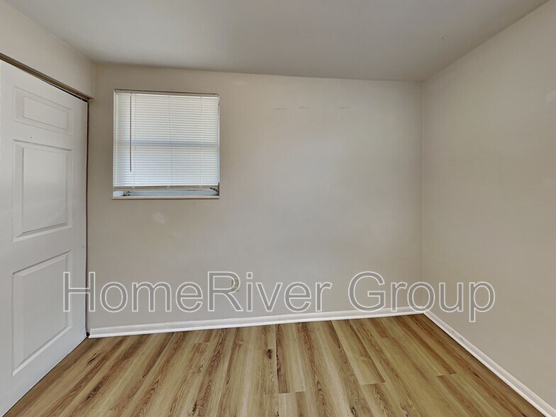 Building Photo - 6153 Spring Hill Dr
