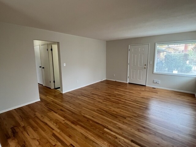 Building Photo - 5230 N Denver Ave